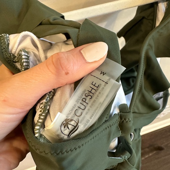 CUPSHE Green Ruffled Lace Up One Piece Swimsuit - Picture 4 of 4